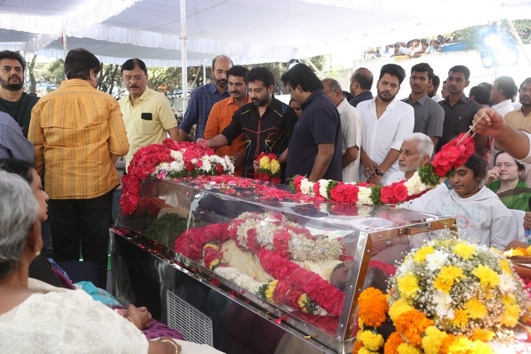 Celebs Pay Final Respect to Taraka Rathna - 104 / 104 photos