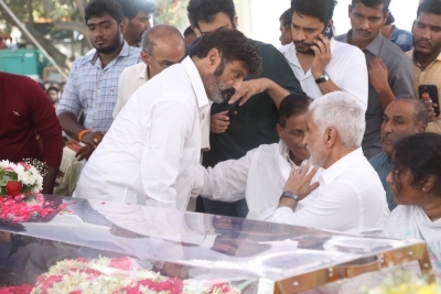 Celebs Pay Final Respect to Taraka Rathna - 33 of 104