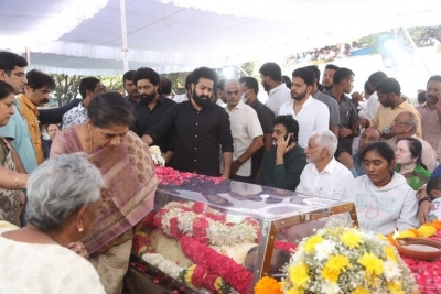 Celebs Pay Final Respect to Taraka Rathna - 37 of 104