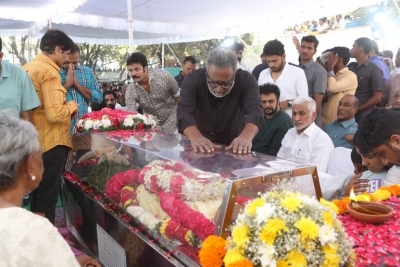 Celebs Pay Final Respect to Taraka Rathna - 47 of 104