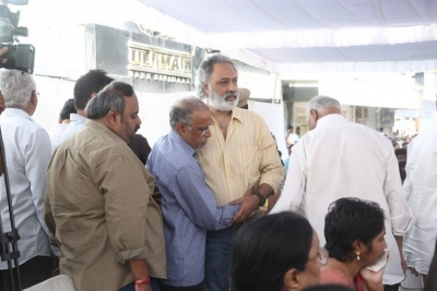 Celebs Pay Final Respect to Taraka Rathna - 51 of 104