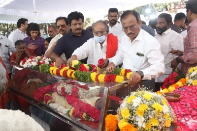 Celebs Pay Final Respect to Taraka Rathna - 67 of 104
