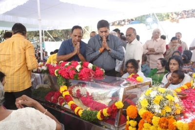 Celebs Pay Final Respect to Taraka Rathna - 71 of 104