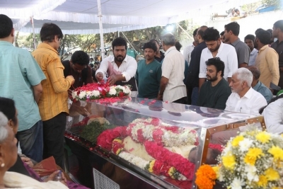 Celebs Pay Final Respect to Taraka Rathna - 75 of 104