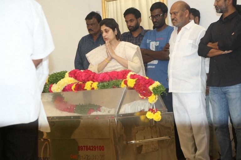 Celebs Pay Homage to Taraka Ratna - 30 / 49 photos