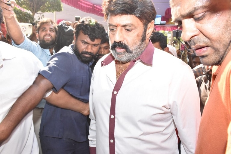 Celebs Pay Homage to Taraka Ratna - 35 / 49 photos