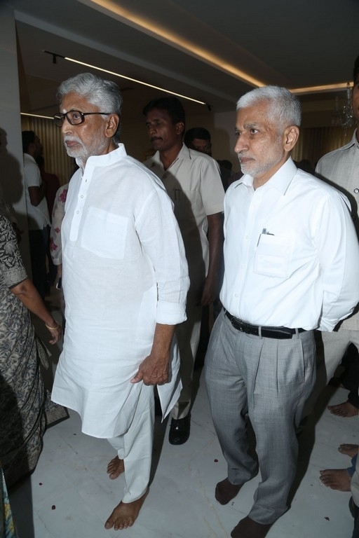 Celebs Pay Homage to Taraka Ratna - 44 / 49 photos