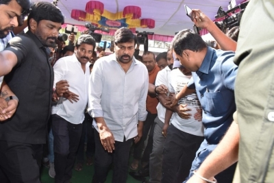 Celebs Pay Homage to Taraka Ratna - 11 of 49