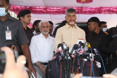 Celebs Pay Homage to Taraka Ratna - 12 of 49