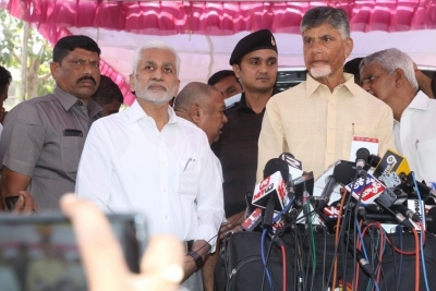 Celebs Pay Homage to Taraka Ratna - 25 of 49