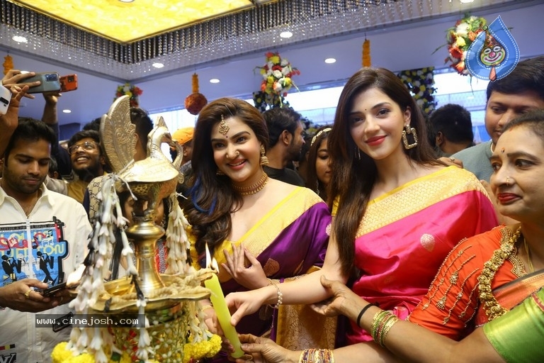 Mehreen launches Chandana Brothers Mall - 1 / 42 photos