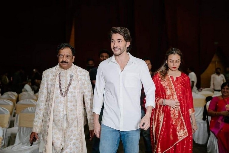 Mahesh Attends Family Friend Wedding - 4 / 4 photos