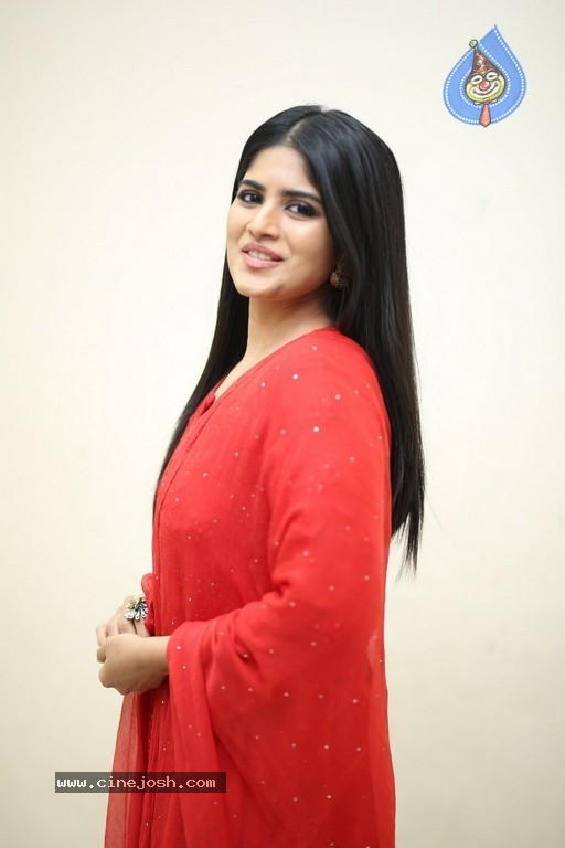 Megha Akash Photos - 20 / 21 photos