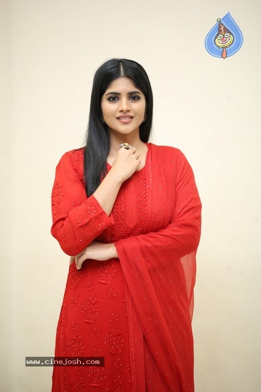 Megha Akash Photos - 21 / 21 photos