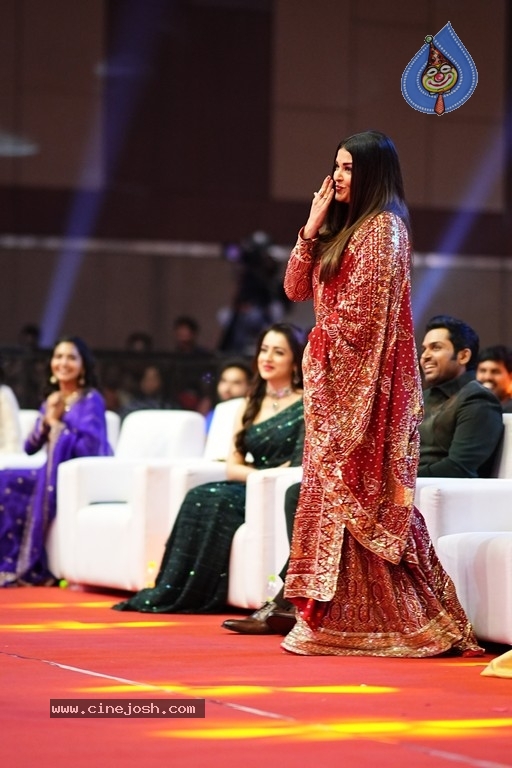 Ponniyan Selvan 2 - HYD Event - 8 / 61 photos