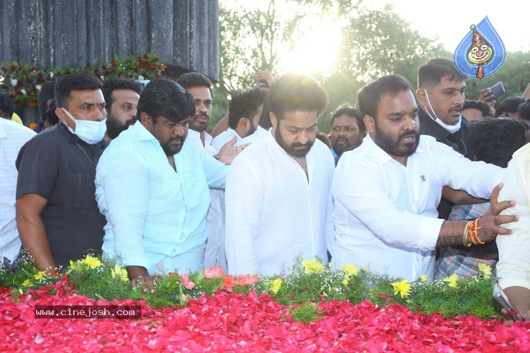 Jr Ntr, Balakrishna visited NTR Ghat - 15 / 63 photos