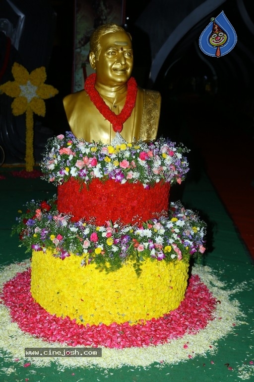 Jr Ntr, Balakrishna visited NTR Ghat - 23 / 63 photos