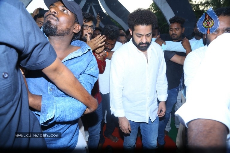 Jr Ntr, Balakrishna visited NTR Ghat - 24 / 63 photos