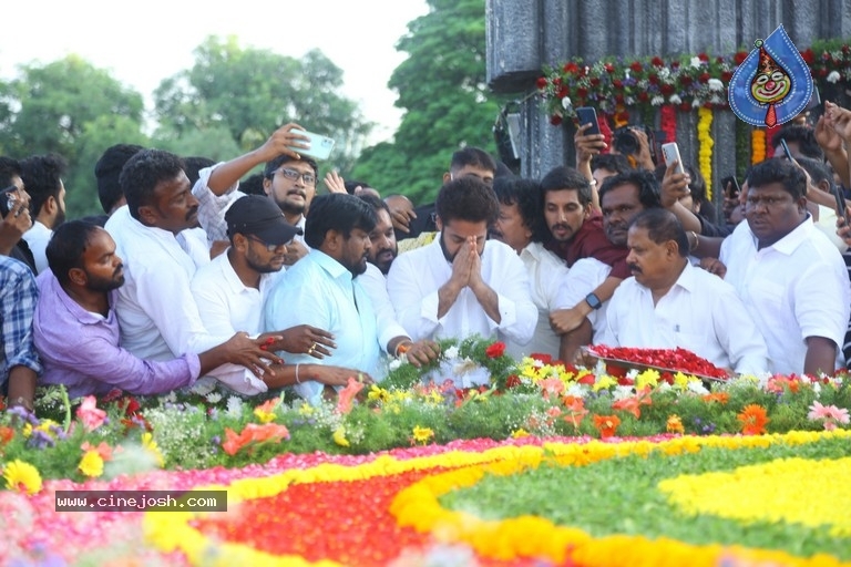Jr Ntr, Balakrishna visited NTR Ghat - 27 / 63 photos