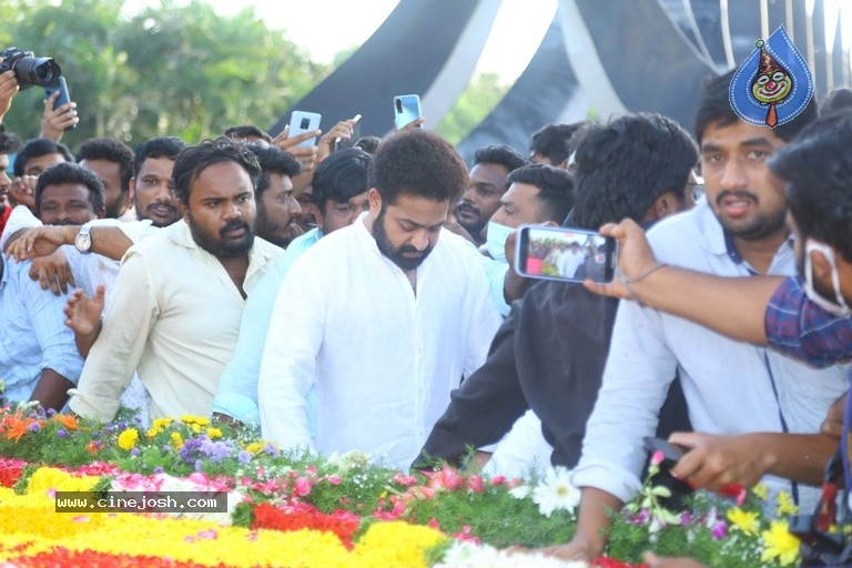 Jr Ntr, Balakrishna visited NTR Ghat - 33 / 63 photos