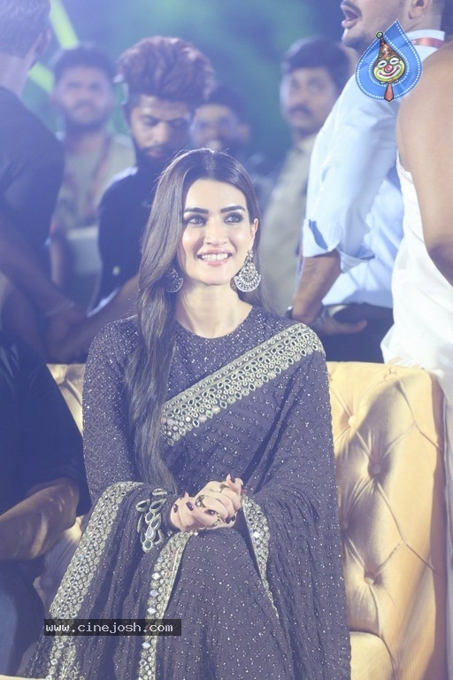 Adipurush Pre Release Event - 43 / 81 photos