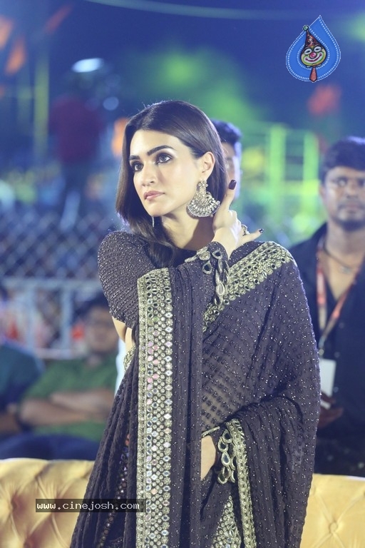 Adipurush Pre Release Event - 52 / 81 photos