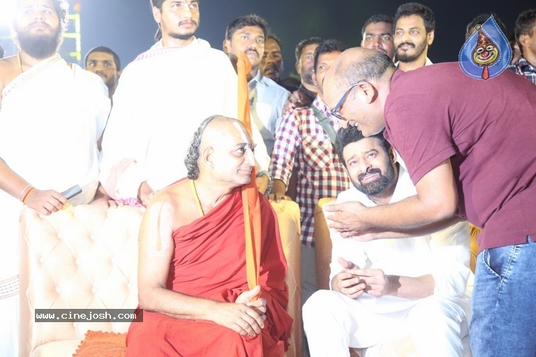 Adipurush Pre Release Event - 54 / 81 photos