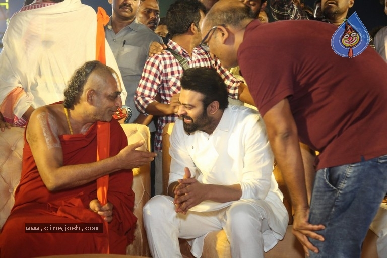 Adipurush Pre Release Event - 62 / 81 photos