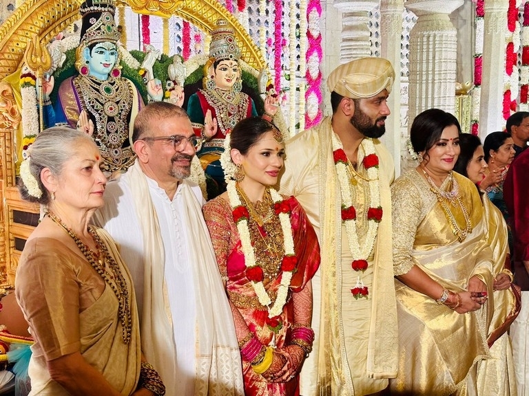 Abhishek Ambareesh Wedding Photos - 10 / 34 photos