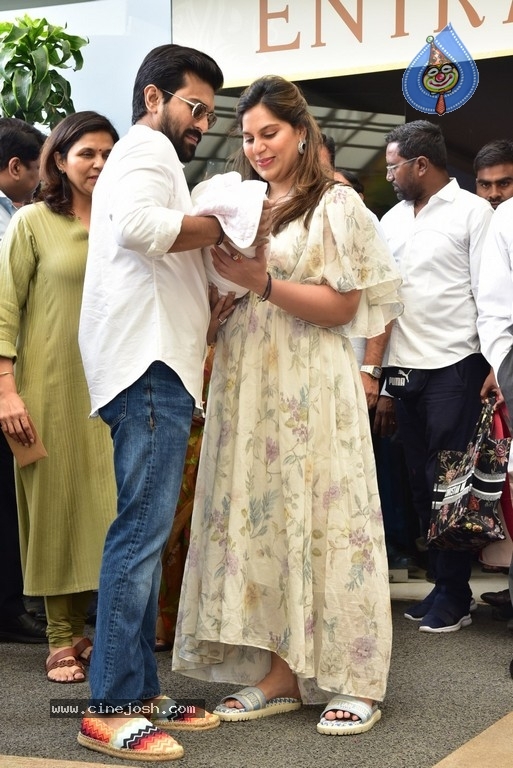 Mega Princess with Charan-Upasana - 22 / 30 photos