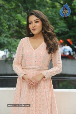 Catherine Tresa Photos - 3 of 21