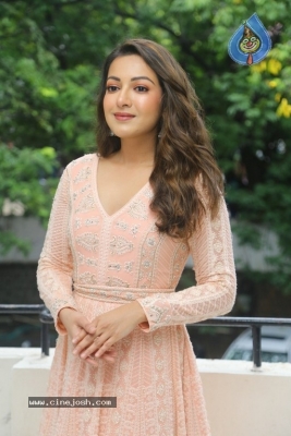 Catherine Tresa Photos - 8 of 21