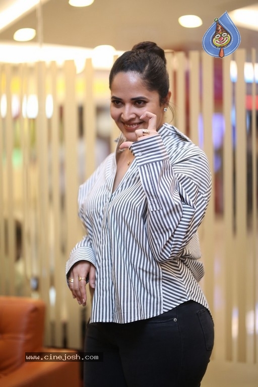 Anasuya Stills - 15 / 20 photos