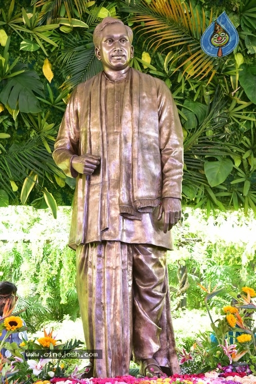 ANR Statue Inauguration - 17 / 70 photos