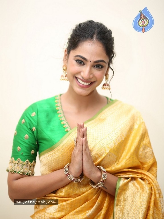 Anukreethy Vas Photos - 30 / 36 photos