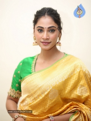 Anukreethy Vas Photos - 12 of 36