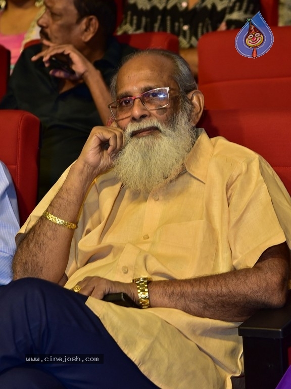 Tiger Nageswara Rao Pre-Release Event - 8 / 62 photos