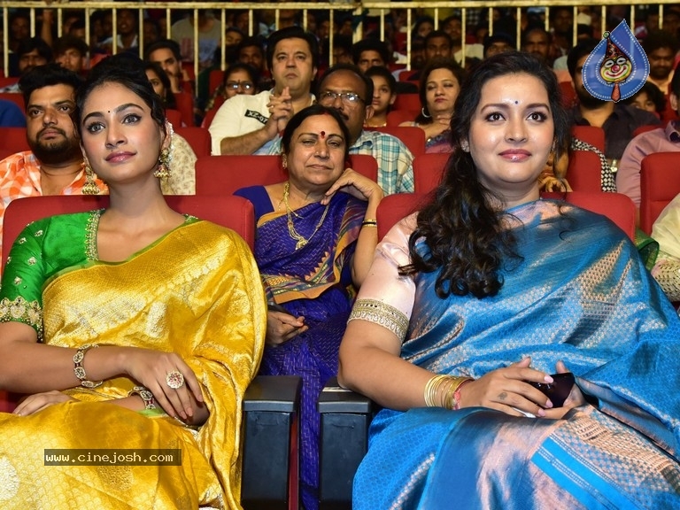 Tiger Nageswara Rao Pre-Release Event - 22 / 62 photos