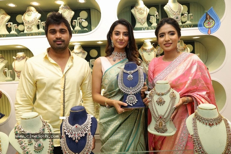Goyaz Store Inaugurated by Meenakshi Chowdary - 12 / 21 photos