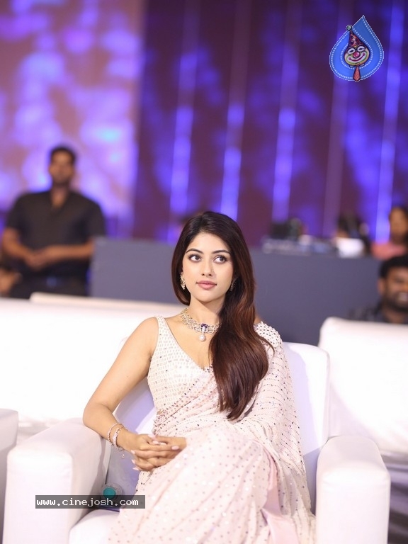 Anu Emmanuel Photo - 4 / 20 photos