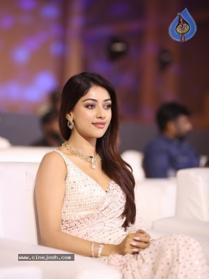 Anu Emmanuel Photo - 14 of 20