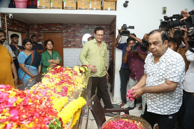 Celebs Pay homage to Chandra Mohan  - 8 / 24 photos