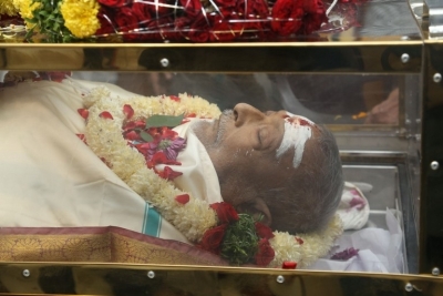 Celebs Pay homage to Chandra Mohan  - 6 of 24