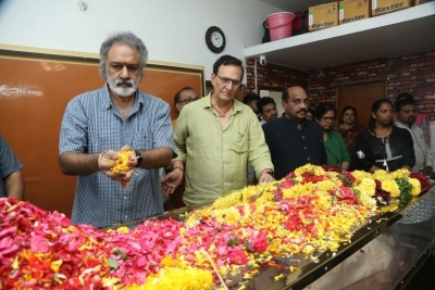 Celebs Pay homage to Chandra Mohan  - 16 of 24