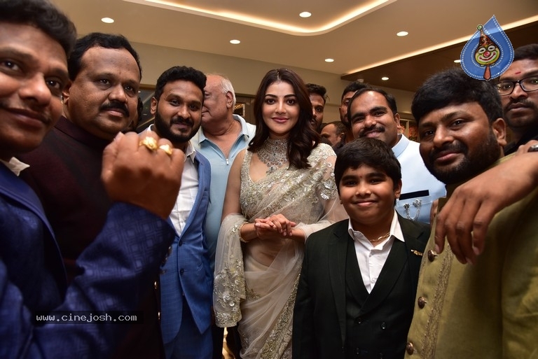 Kajal Launches Devi Pavitra Gold & Diamond Store  - 21 / 21 photos