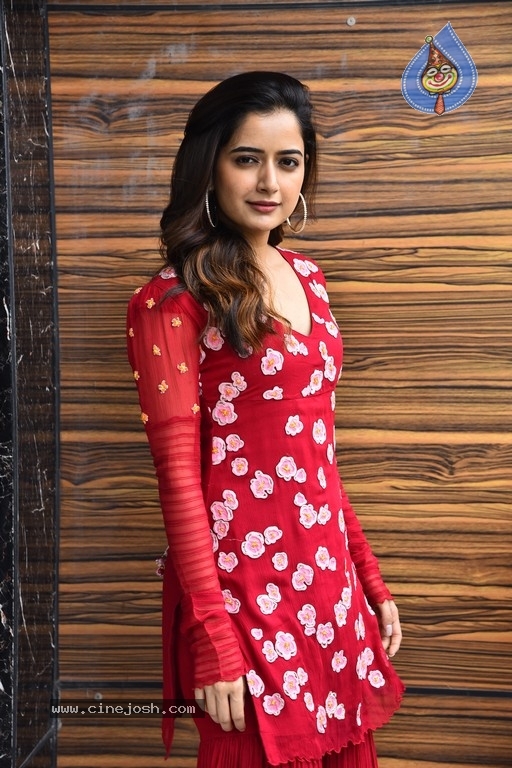 Ashika Ranganath Photos - 2 / 21 photos