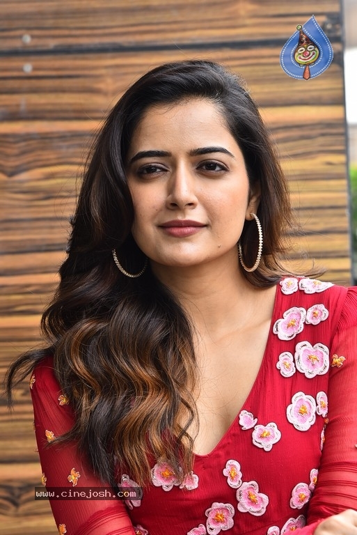 Ashika Ranganath Photos - 4 / 21 photos