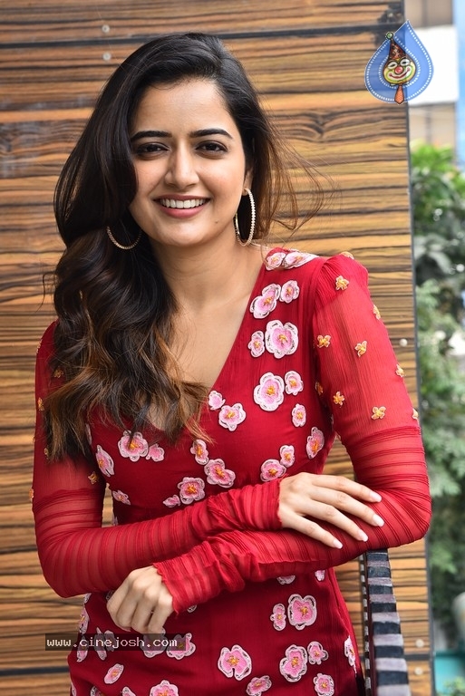 Ashika Ranganath Photos - 8 / 21 photos