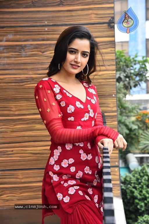 Ashika Ranganath Photos - 9 / 21 photos