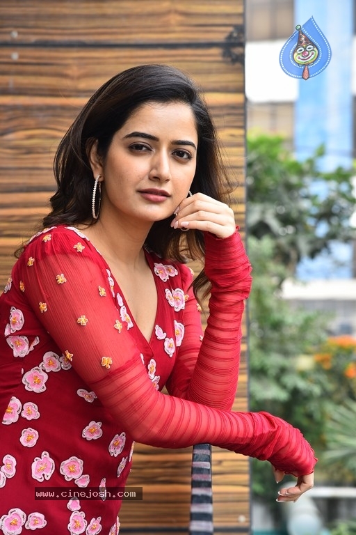 Ashika Ranganath Photos - 11 / 21 photos